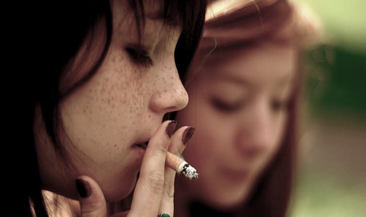 En matière de tabagisme, la précocité fait de gros dégâts. (Valentin Ottone/flickr, CC BY-SA)