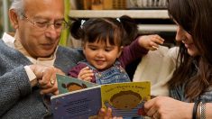 Pour développer le cerveau de bébé, lisez-lui les bons livres aux bons moments