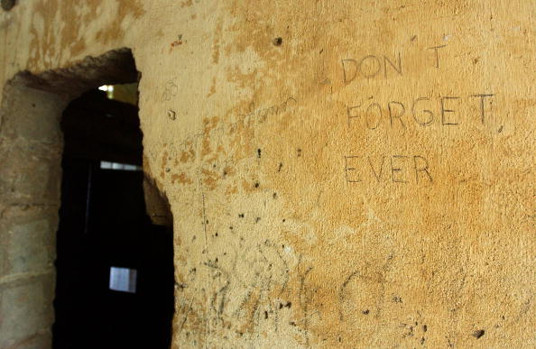 406126 03: (FEATURE - (CAMBODIA's KILLING David Greedy/Getty Images)
