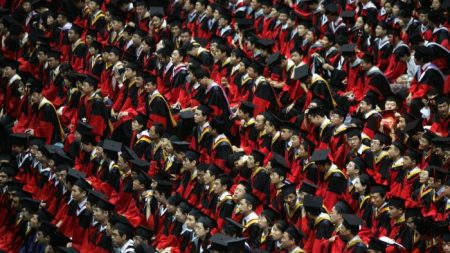 Vous voulez obtenir un diplôme d’une université prestigieuse en Chine ? Alors, faites preuve de loyauté envers le Parti communiste