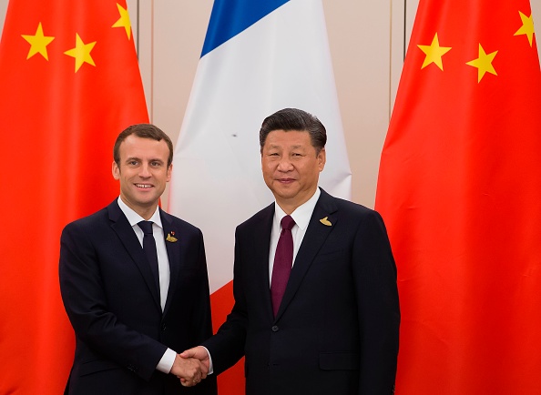 Emmanuel Macron et le leader chinois Xi Jinping lors du G20 à Hambourg, en Allemagne, le 8 juillet 2017. (IAN LANGSDON/AFP/Getty Images)