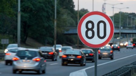 Vitesse limitées à 80 km/h : le gouvernement aurait-il truqué les chiffres d’une expérimentation ?