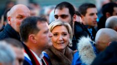 Octogénaire tuée: Le Pen et Mélenchon contraints de quitter rapidement la marche blanche