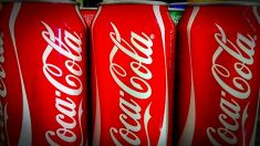 La politique de diversité de Coca-Cola risque de violer les lois anti-discrimination, avertissent les actionnaires
