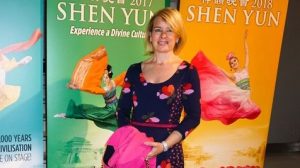 Shen Yun à Paris : « C’est très beau, j’avais des larmes qui coulaient »