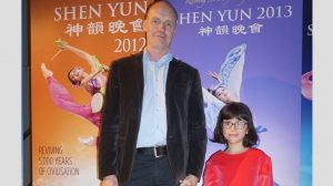 Shen Yun, selon un cadre du ministère de la Défense: « Ce que j’ai beaucoup apprécié dans le spectacle, c’est toute la synchronisation »
