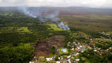 Hawaï: évacuations par hélicoptère après une nouvelle coulée de lave
