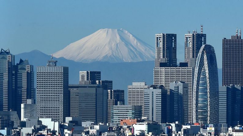 L’éruption du mont Fuji, mettrait la ville de Tokyo en danger. 
n° 460020702
KAZUHIRO NOGI/AFP/Getty Images)