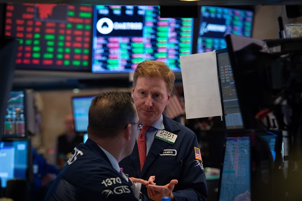 Le Dow Jones Industrial Average, a mis fin à une série de huit séances consécutives de hausse en perdant 0,78% à 24.706,41 points. (Photo : BRYAN R. SMITH/AFP/Getty Images)