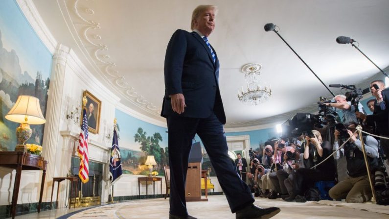 Le président américain Donald Trump a annoncé mardi 8 mai le retrait américain de ce qu'il appelle le un accord nucléaire multinational "défectueux" avec l'Iran. Photo de SAUL LOEB / AFP / Getty Images)