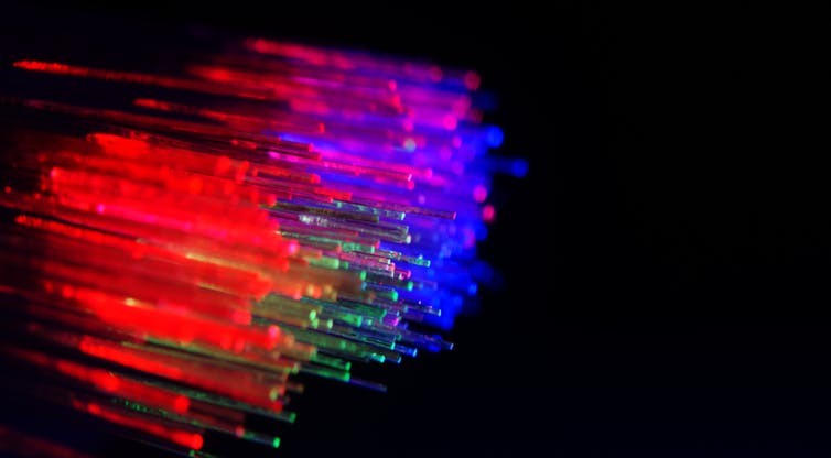 Fibres optiques. (Tobias Brixen/Flickr, CC BY)