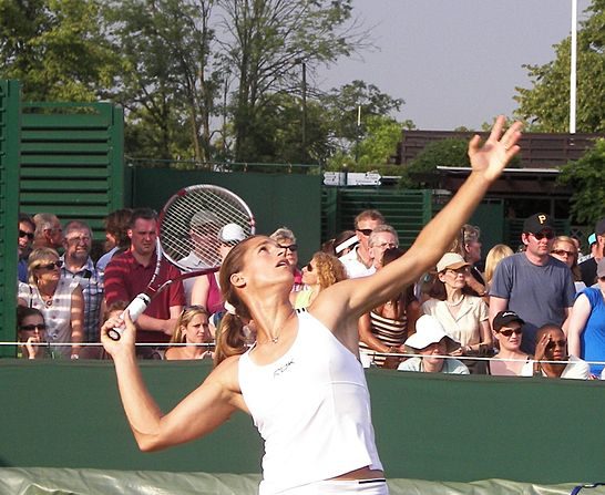 Amélie Mauresmo à Wimbledon 2006. Photo de Wikipédia de Mtcv.