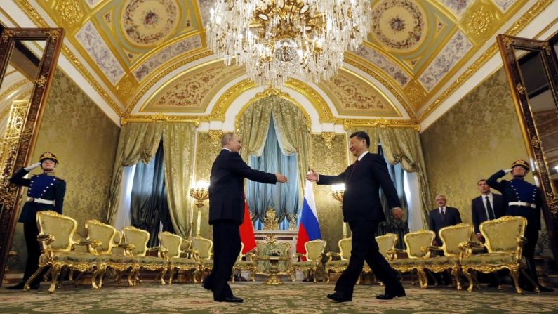 Malgré les fluctuations de la situation internationale, la Chine et la Russie ont toujours considéré le développement de leurs relations comme une priorité.
Photo SERGEI ILNITSKY/AFP/Getty Images.