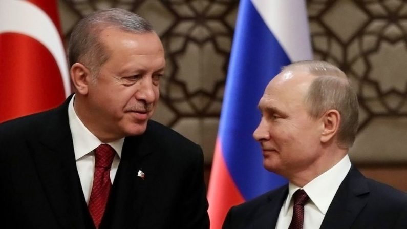 Vladimir Poutine a félicité lundi Recep Tayyip Erdogan pour sa réélection comme président de la turquie.  Photo ADEM ALTAN / AFP / Getty Images