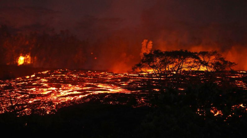 Les coulées dites pyroclastiques peuvent se déplacer à plus de 100 km/h, plus rapidement et bien plus loin que les coulées de lave. Photo par Mario Tama / Getty Images