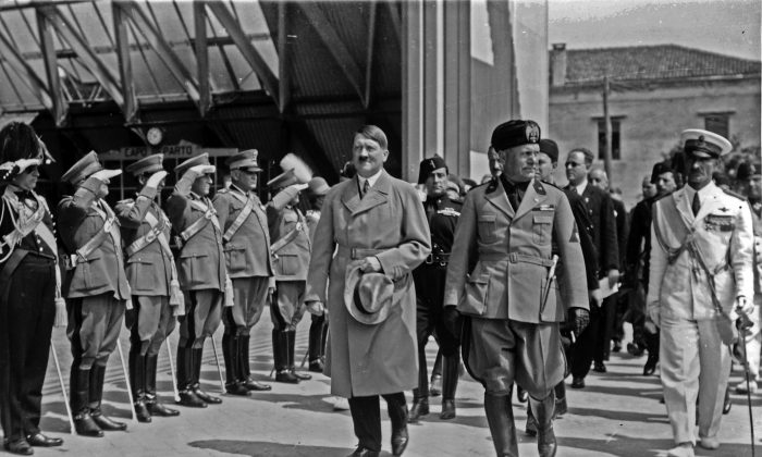 Adolf Hitler et Benito Mussolini à Venise, en Italie, en juin 1934 (Istituto Nazionale Luce)