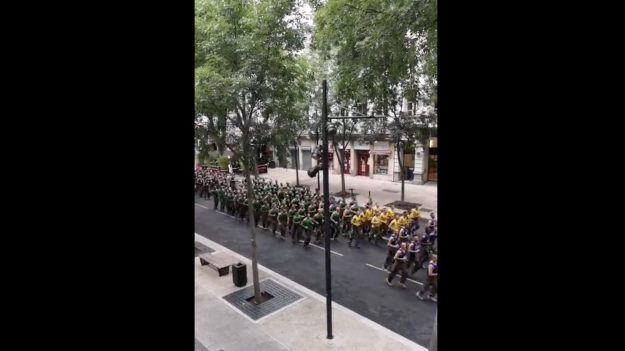 Nîmes : 600 légionnaires font leur footing en plein centre-ville et ça inspire le respect !