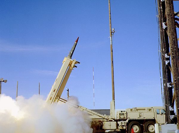 Image de la défense antimissile nationale, gouvernement fédéral américain. wikipédia