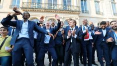 Des Champs-Elysées au palais présidentiel : le retour en héros des Bleus