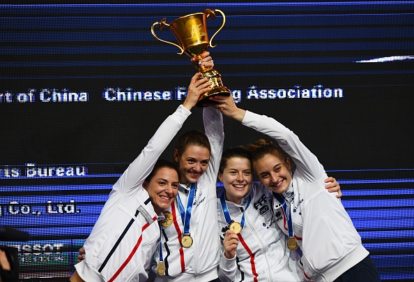 L'équipe française d'escrime sacrée Championne du Monde       (Photo : JOHANNES EISELE/AFP/Getty Images)
