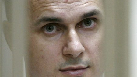Le cinéaste ukrainien Sentsov, emprisonné en Russie, dans un état « très grave » (avocat)