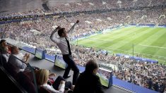 Victoire des Bleus : l’image de Macron qui vole la vedette sur les réseaux sociaux