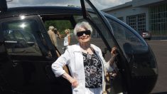 Cette dame de 96 ans avait toujours rêvé de voler en hélicoptère – des personnes au grand cœur lui permettent de réaliser son rêve