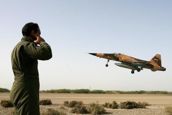 L’Iran dévoile son nouvel avion de chasse baptisé "Kowsar".  Photo : EBRAHIM NOROUZI / AFP / Getty Images.