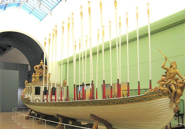 -Barque de Napoléon, Musée de la Marine, Paris, France. Wikipédia