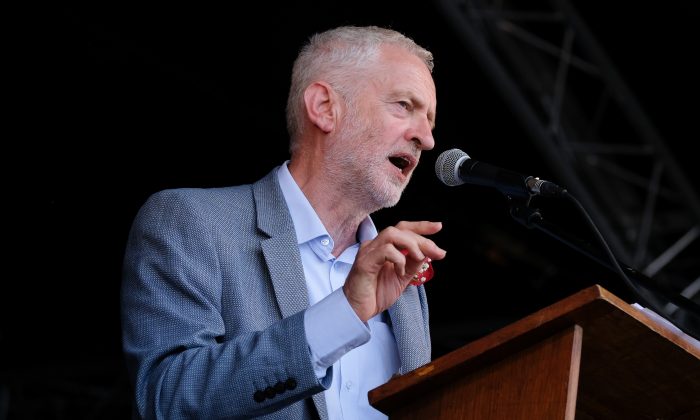 Le chef du parti travailiste, Jeremy Corbyn prononce son discours lors du 134e gala des mineurs de Durham, le 14 juillet 2018, à Durham, en Angleterre. (Ian Forsyth/Getty Images