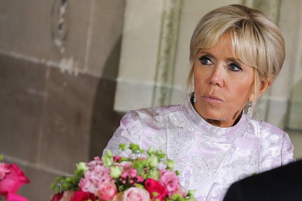 La Première dame Brigitte Macron jouera son propre rôle dans un épisode diffusé samedi de la mini-série "Vestiaires". (Photo : LUDOVIC MARIN/AFP/Getty Images)