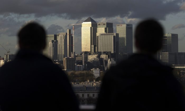 Ci-dessus : Dans certains quartiers de Londres, on a assisté à une recrudescence d'attaques à l'acide liées aux gangs perpétrées par des hommes contre d'autres hommes. (Andrew Cowie/AFP/Getty Images)