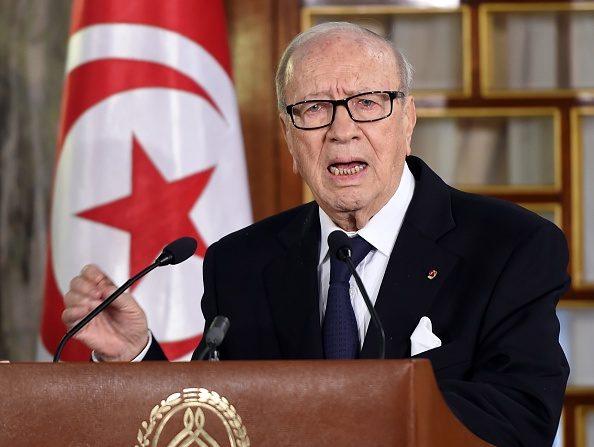 Le président tunisien Béji Caïd Essebsi a déclaré depuis Berlin "C'est une tragédie". "Nous avons cru que nous avions éradiqué le terrorisme", a-t-il poursuivi mais "le terrorisme est toujours présent au cœur de la capitale". (Photo : FETHI BELAID/AFP/Getty Images)