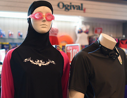 Le "burkini", maillot de bain intégral pour les femmes musulmanes. (Photo : MOHD RASFAN/AFP/Getty Images)