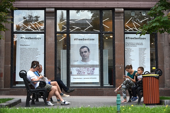   Oleg Sentsov, emprisonné en Russie, a arrêté la grève de la faim qu'il menait depuis plus de quatre mois,  Photo  SERGEI SUPINSKY/AFP/Getty Images;