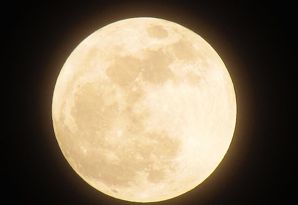 La Chine veut lancer une Lune artificielle pour éclairer la Terre. (Photo Pixabay)