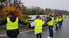 « Gilets jaunes »: environ 2 000 rassemblements, 124 000 personnes en France