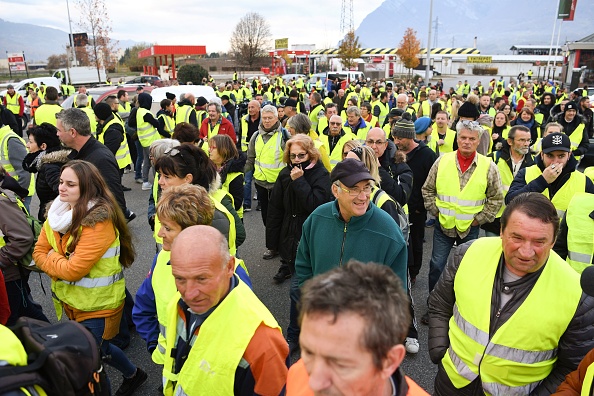 Manifestation des « Gilets jaunes » le 17 novembre 2018 sur la RN 90 entre Albertville et Chambéry. (JEAN-PIERRE CLATOT/AFP/Getty Images)