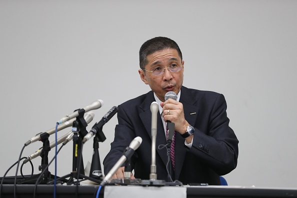 -Hiroto Saikawa, PDG de Nissan Motors, prend la parole lors d'une conférence de presse au siège de la société à Yokohama, dans la préfecture de Kanagawa, le 19 novembre 2018. Le président de Nissan, Carlos Ghosn, doit être limogé après son arrestation au Japon pour des accusations d'inconduite financière, a déclaré le PDG de la société. Le 19 novembre, dans une chute de grâce choquante pour l'un des hommes d'affaires les plus connus au monde. Photo BEHROUZ MEHRI / AFP / Getty Images.