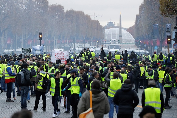 Les"gilets jaunes" sont arrivés sur les Champs Élysées à Paris.       (Photo : FRANCOIS GUILLOT/AFP/Getty Images)