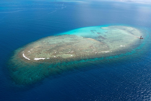 -Les scientifiques pensent qu'un épisode sans précédent de blanchissement des coraux a eu lieu en 2016 avec le phénomène El Niño entre la mi-février et le mois de mai, puis il s’est ralenti, les récifs coralliens se régénèrent en partie, même s'ils restent sous surveillance. Photo FRED PAYET / AFP / Getty Images.