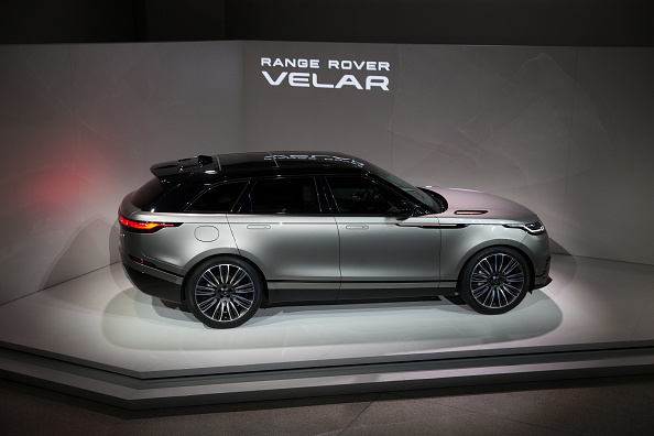 -La nouvelle voiture Range Rover Velar est présenté lors de son inauguration au London Design Museum de Londres le 1er mars 2017. Photo DANIEL LEAL-OLIVAS / AFP / Getty Images.