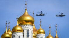 D’intrigants vols d’hélicoptères au dessus du Kremlin