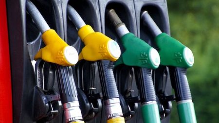 Carburants : une ristourne de 15 centimes à la pompe entrera en vigueur le 1er avril