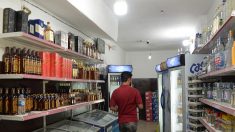 A Mossoul, les magasins d’alcool font leur retour… et le plein!