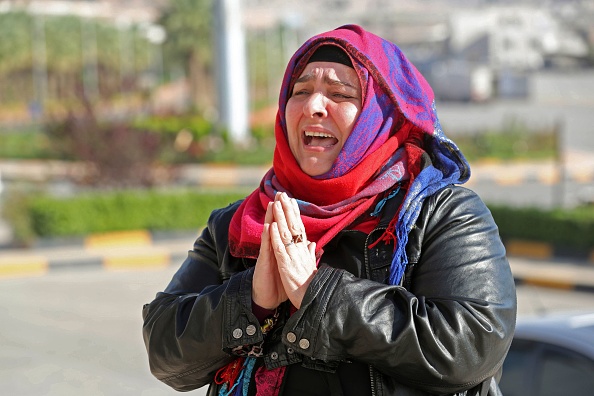 -Nancy Roxana Papa, une femme argentine de 54 ans récemment libérée après son enlèvement depuis 2016, s'adresse à la presse au poste-frontière de Bab al-Hawa avec la Turquie le 30 octobre 2018. Photo OMAR HAJ KADOUR / AFP / Getty Images.