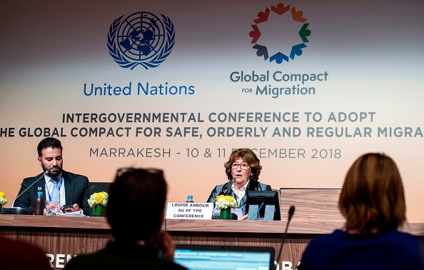 -Louise Arbour représentante spéciale du secrétaire général des Nations unies pour les migrations internationales, prend la parole lors d'une conférence de presse en prévision de la conférence des Nations unies sur les migrations dans la ville marocaine de Marrakech, le 9 décembre 2018. Photo de FADEL SENNA / AFP / Getty Images.