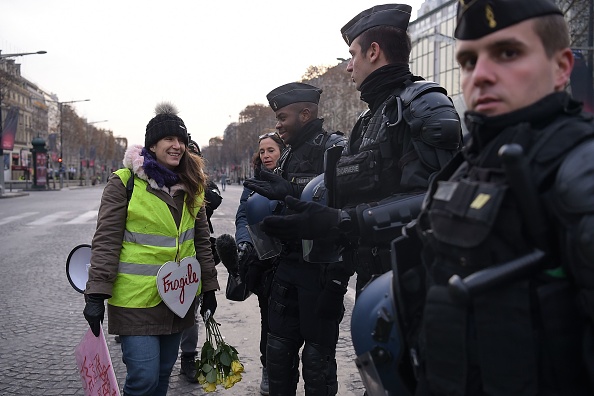 Sur les Champs-Élysées le 15 décembre 2018. (LUCAS BARIOULET/AFP/Getty Images)