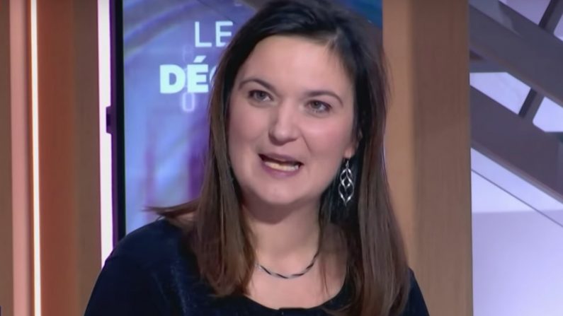 Invitée sur le plateau de la chaîne LCI, Laëtitia Dewalle a expliqué qu’elle s’interrogeait sur les capacités de la France à accueillir davantage de migrants après la signature du Pacte sur les migrations conçu par l’Onu. Crédit : capture d'écran Twitter @AlexLeroy90.