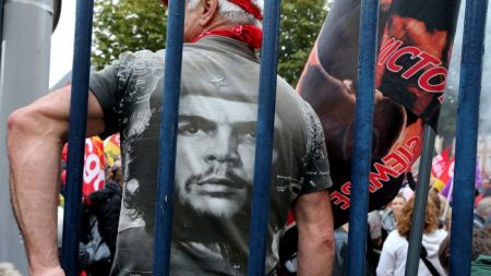 Che Guevara, Cuba et l’influence soviétique